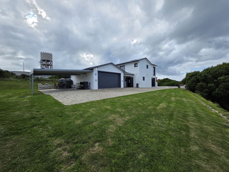 4 Bedroom Property for Sale in Paradise Beach Eastern Cape